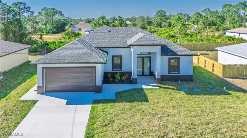 Picture of 510 Cottonwood Ave S, Lehigh Acres FL 33974