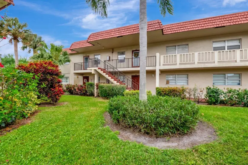 Picture of 1 Abbey Lane 201, Delray Beach FL 33446