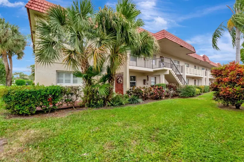Picture of 1 Abbey Lane 201, Delray Beach FL 33446