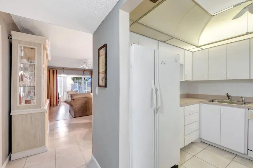 Picture of 1 Abbey Lane 201, Delray Beach FL 33446