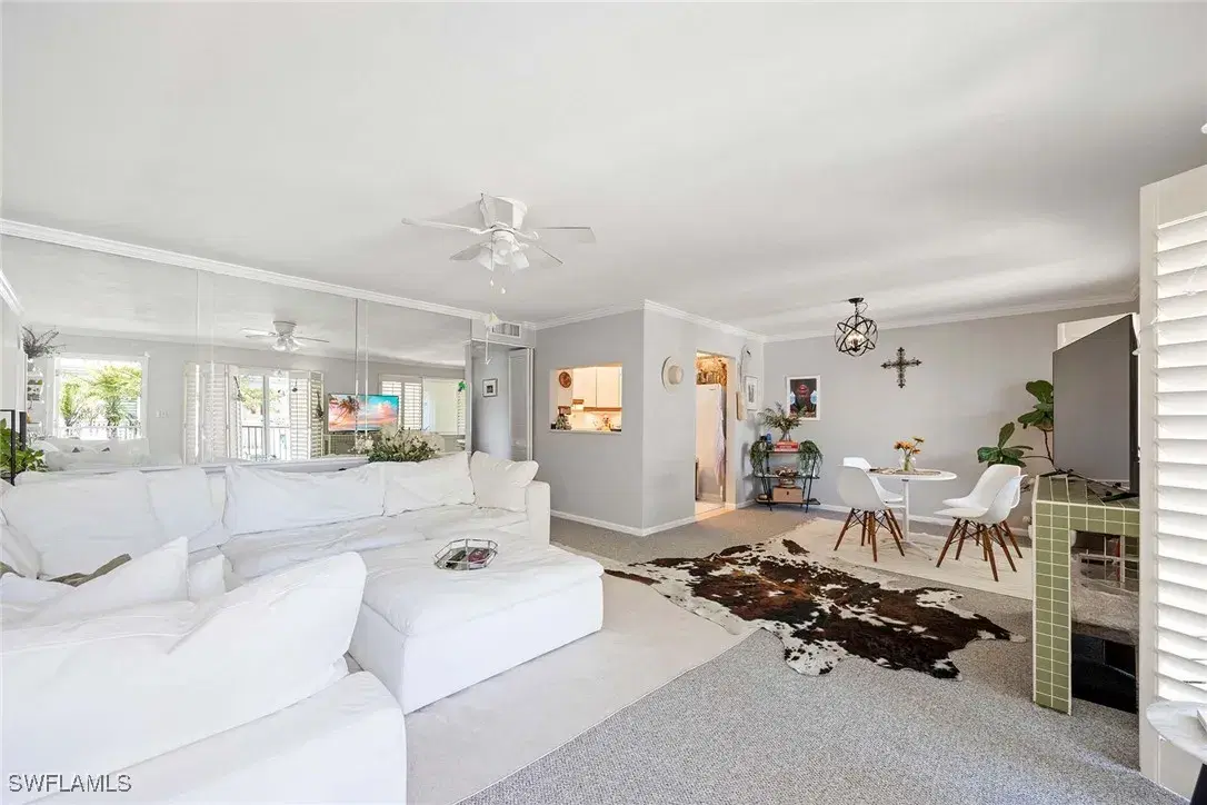 Picture of 1950 Gulf Shore Blvd N 204, Naples, FL 34102