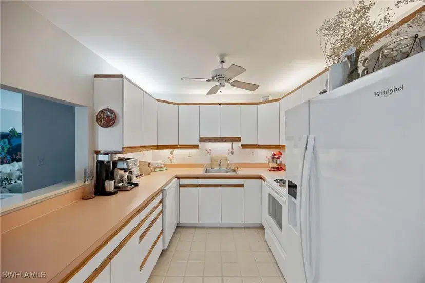 Picture of 1950 Gulf Shore Blvd N 204, Naples FL 34102