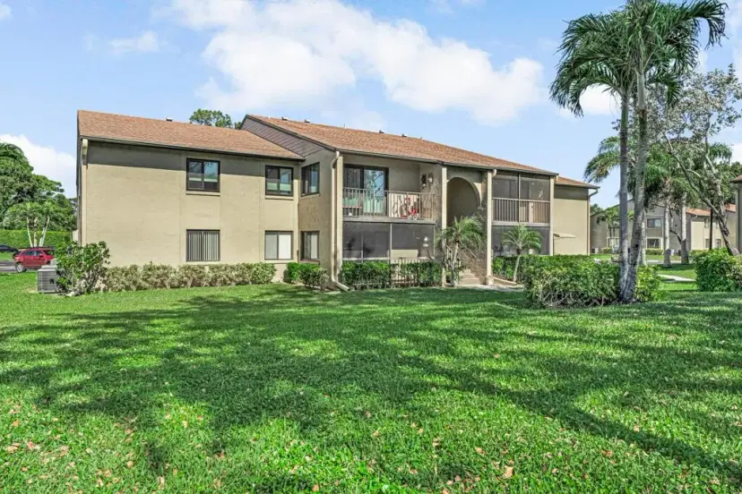 Picture of 528 Shady Pine Way B2, Greenacres FL 33415