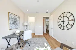 Picture of 3163 Pacific Dr, Naples, FL 34119