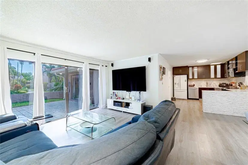 Picture of 402 Saint Andrews Road 402, Hollywood FL 33021