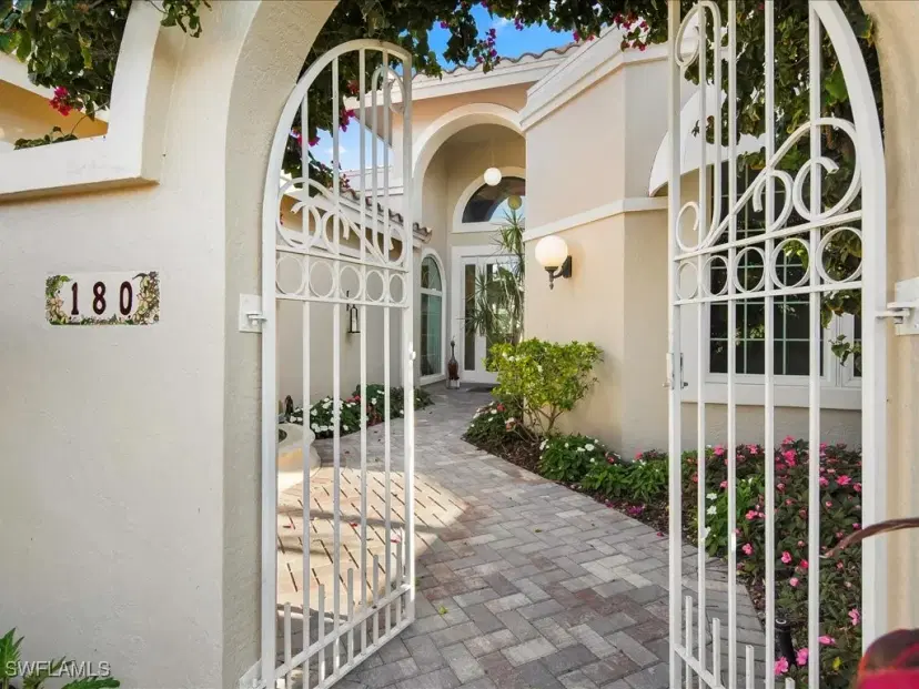 Picture of 180 Via Napoli, Naples FL 34105