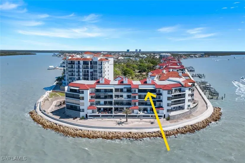 Picture of 642 La Peninsula Blvd, Naples FL 34113