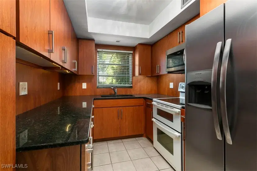 Picture of 1201 Solana Rd 3, Naples FL 34103