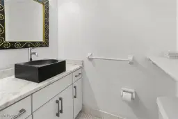 Picture of 1201 Solana Rd 3, Naples, FL 34103