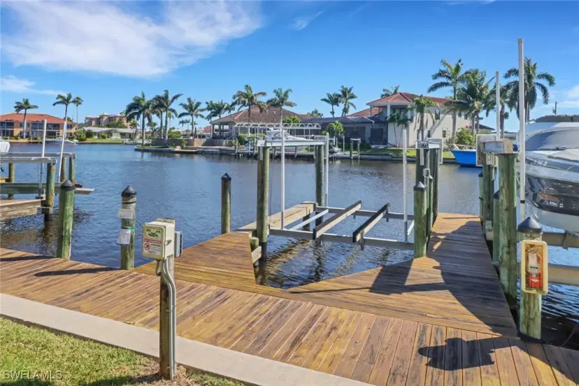 Picture of 1814 Beach Pkwy 201, Cape Coral FL 33904