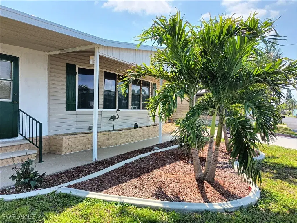 Picture of 3138 Running Deer Dr, North Fort Myers, FL 33917