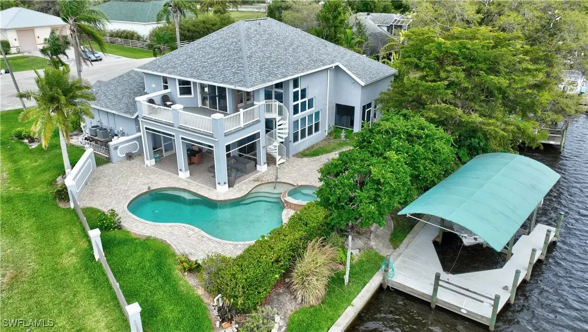 Picture of 18070 Interlochen Ln, Alva, FL 33920