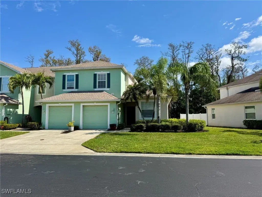 Picture of 3636 Pine Oak Cir 108, Fort Myers, FL 33916