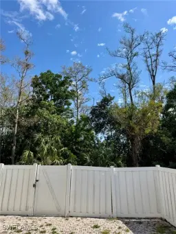 Picture of 3636 Pine Oak Cir 108, Fort Myers, FL 33916