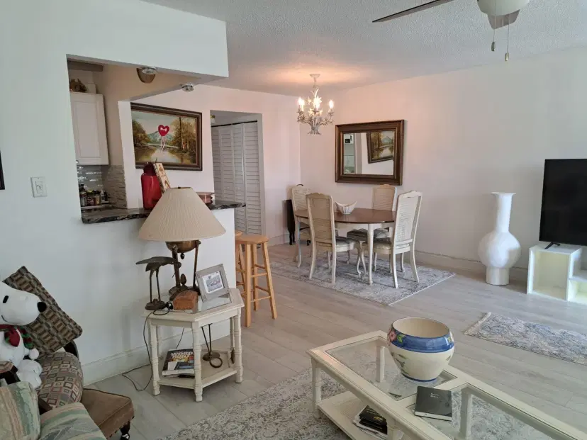 Picture of 119 Sheffield E, West Palm Beach FL 33417