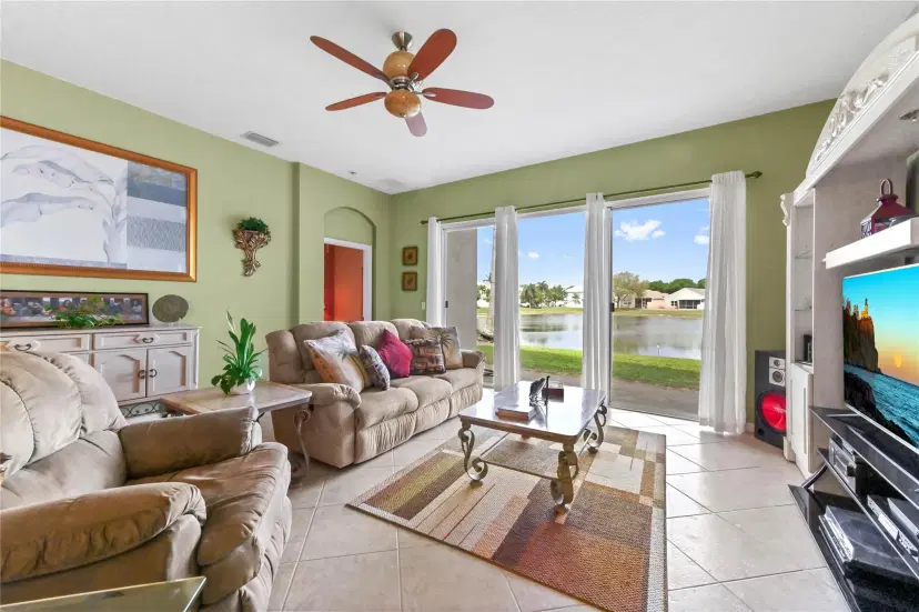 Picture of 137 Canterbury Pl, Royal Palm Beach FL 33414