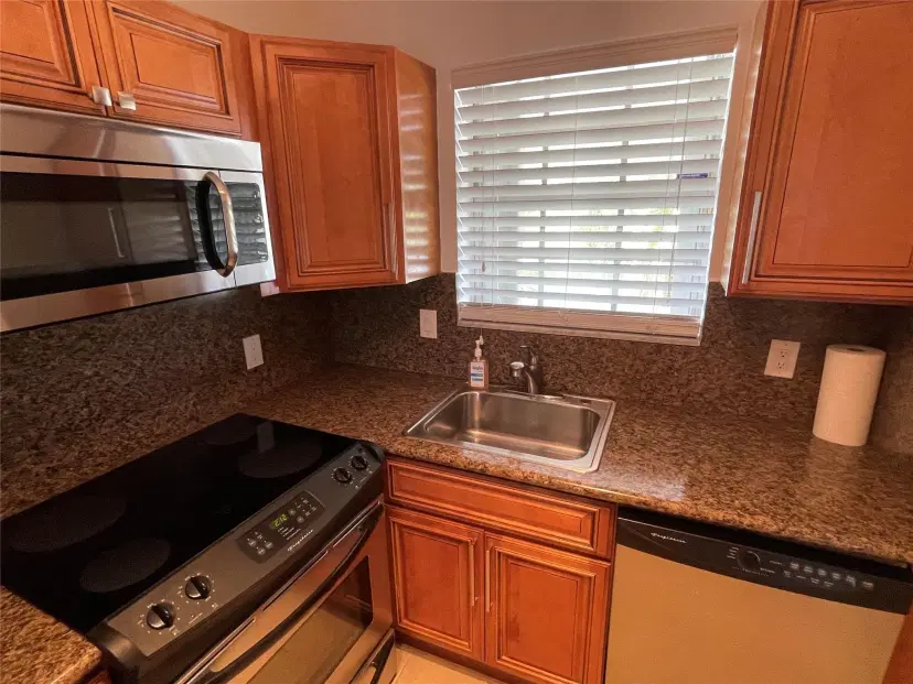 Picture of 2050 NE 39Th St N312, Pompano Beach FL 33064
