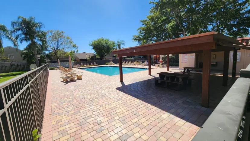 Picture of 15710 E Waterside Cir 101, Sunrise FL 33326