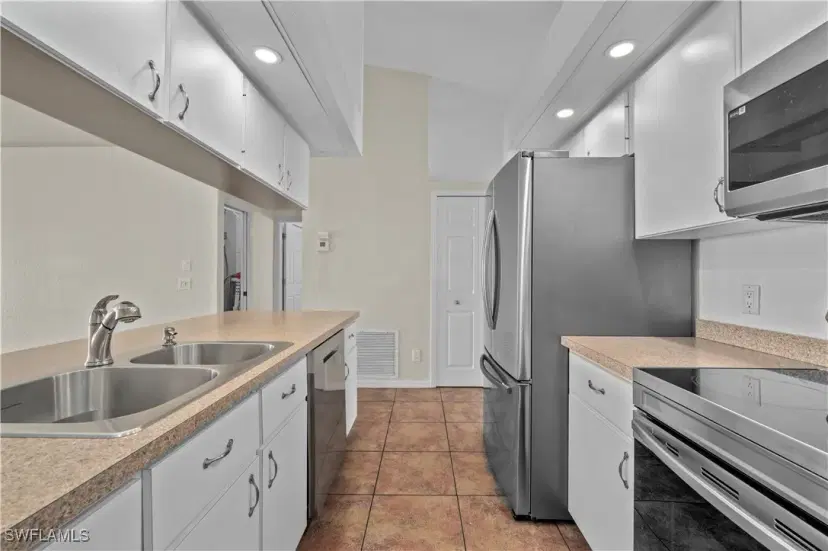 Picture of 1512 Rio De Janeiro Ave 327, Punta Gorda FL 33983