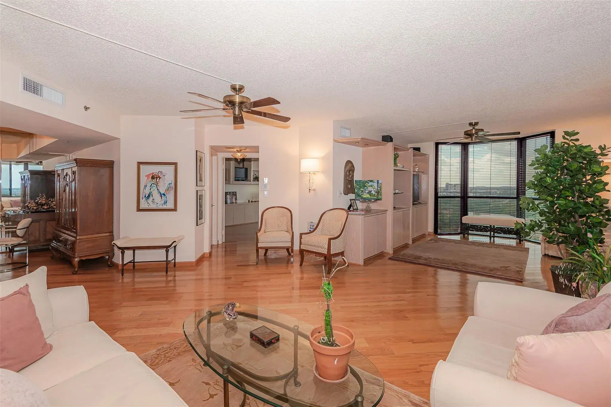 Picture of 3598 Yacht Club Dr 1402, Miami, FL 33180