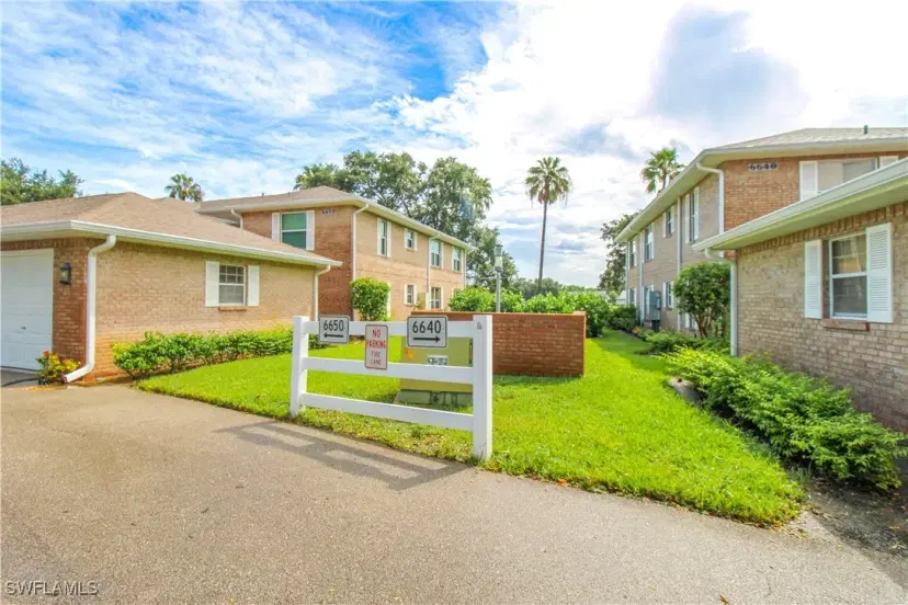 Picture of 6650 Ilex Cir G, Naples FL 34109