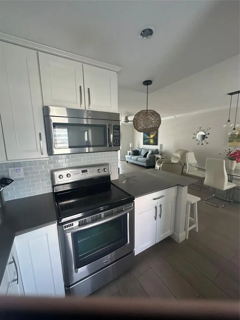Picture of 3209 S Ocean Drive 2L, Hallandale Beach FL 33009