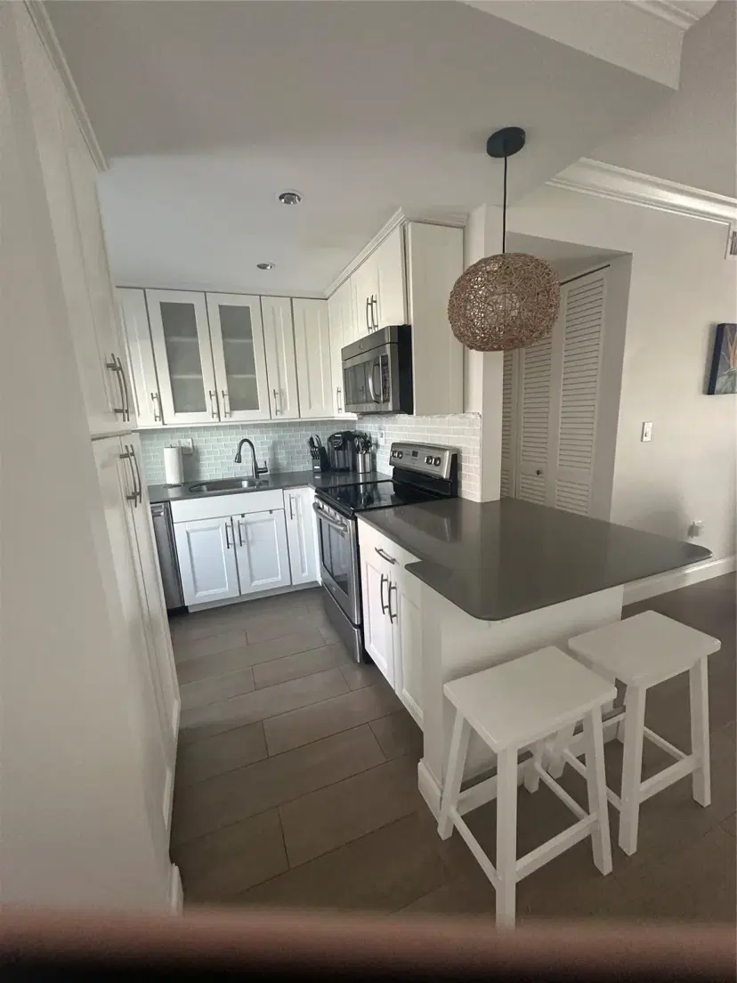 Picture of 3209 S Ocean Drive 2L, Hallandale Beach FL 33009