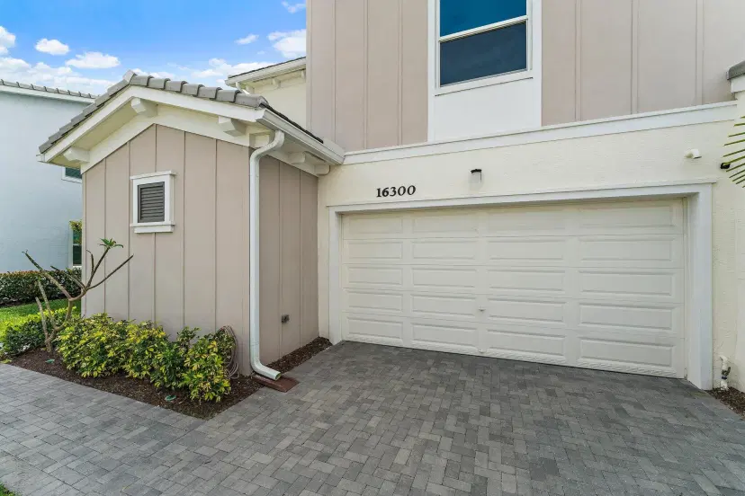 Picture of 16300 Oakview Drive, Westlake FL 33470