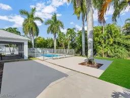 Picture of 3521 SE Santa Barbara Pl, Cape Coral, FL 33914