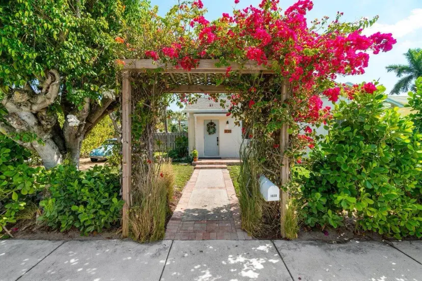 Picture of 1630 N Ocean Breeze, Lake Worth Beach FL 33460