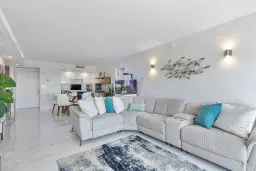 Picture of 20505 E Country Club Dr 1534, Miami, FL 33180