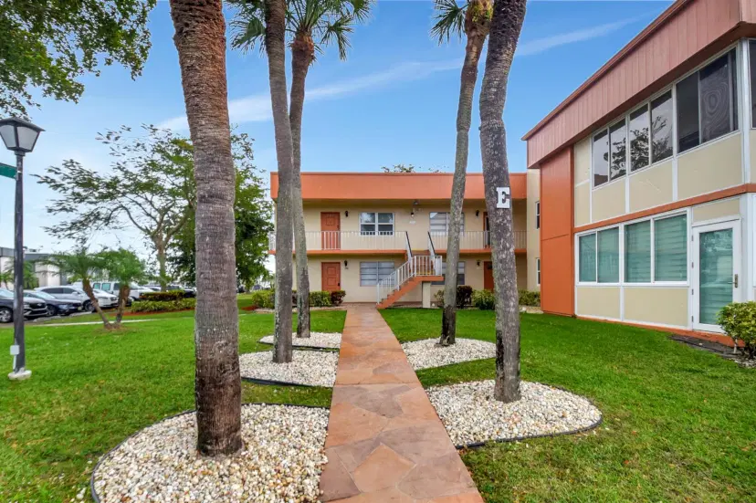 Picture of 221 Piedmont E, Delray Beach FL 33484