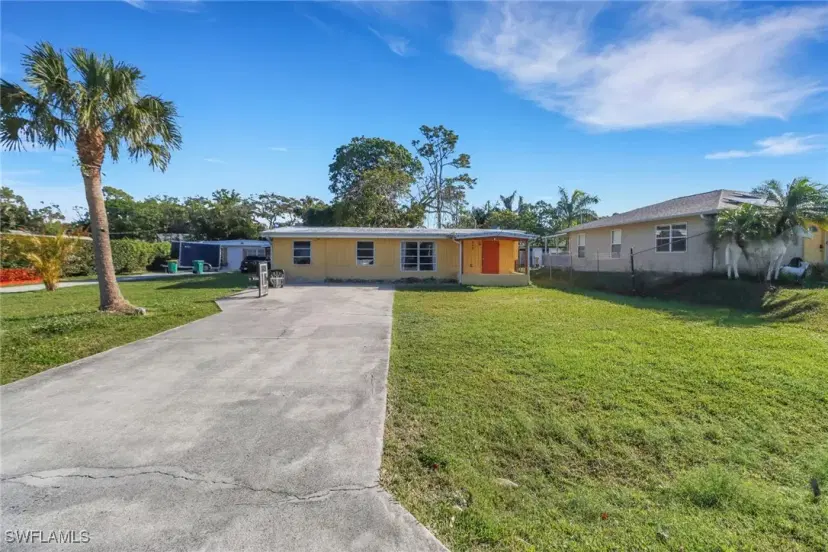 Picture of 156 4Th St, Naples FL 34113