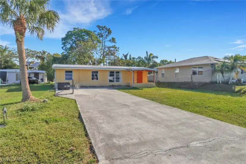 Picture of 156 4Th St, Naples FL 34113