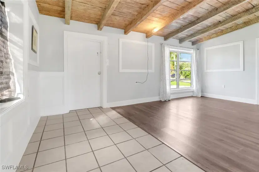 Picture of 156 4Th St, Naples FL 34113