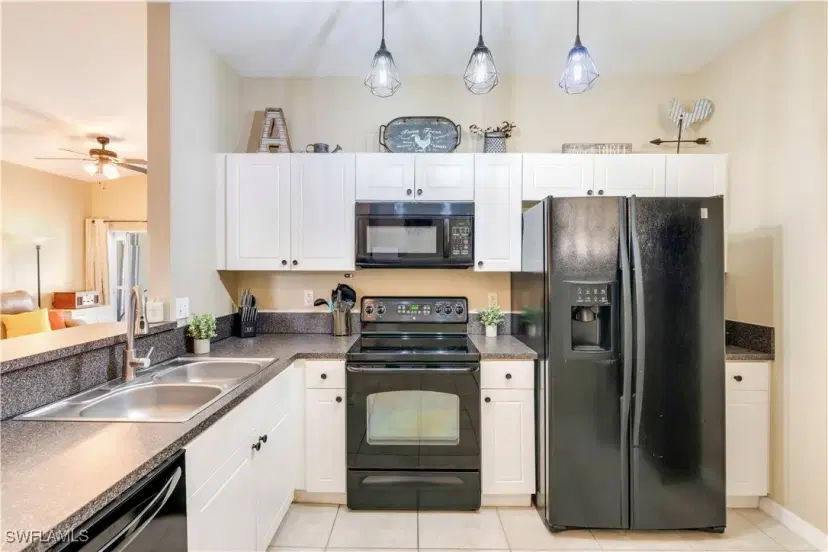Picture of 4222 Bellasol Cir 923, Fort Myers FL 33916