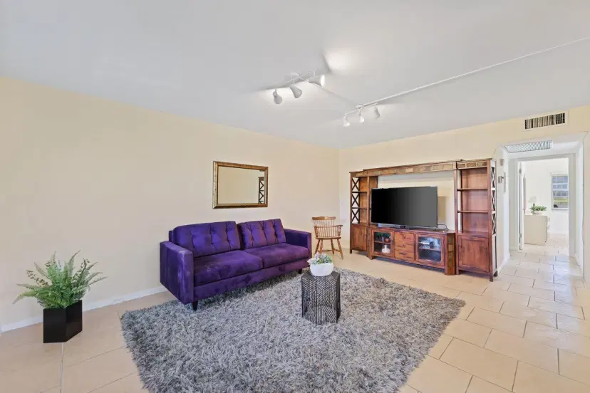 Picture of 221 Preston F 221, Boca Raton FL 33434