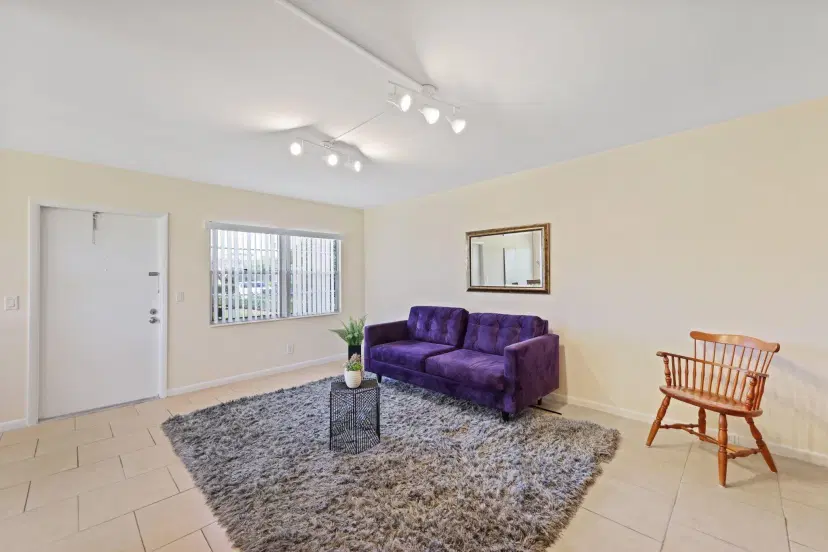 Picture of 221 Preston F 221, Boca Raton FL 33434