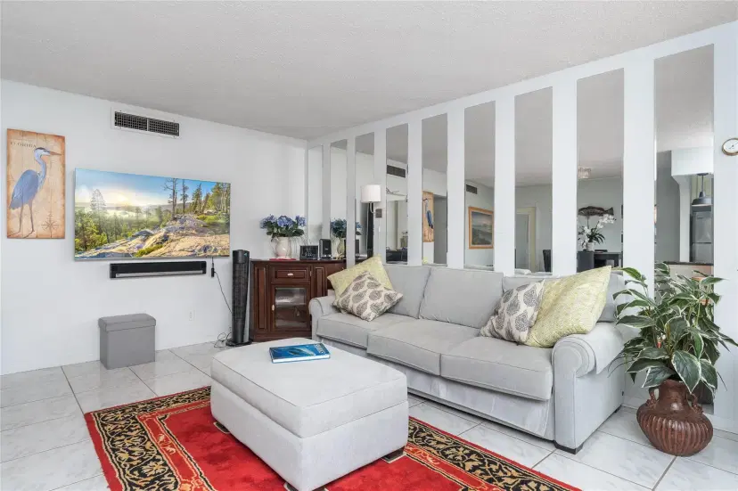 Picture of 2731 NE 14Th Street Cswy 110, Pompano Beach FL 33062