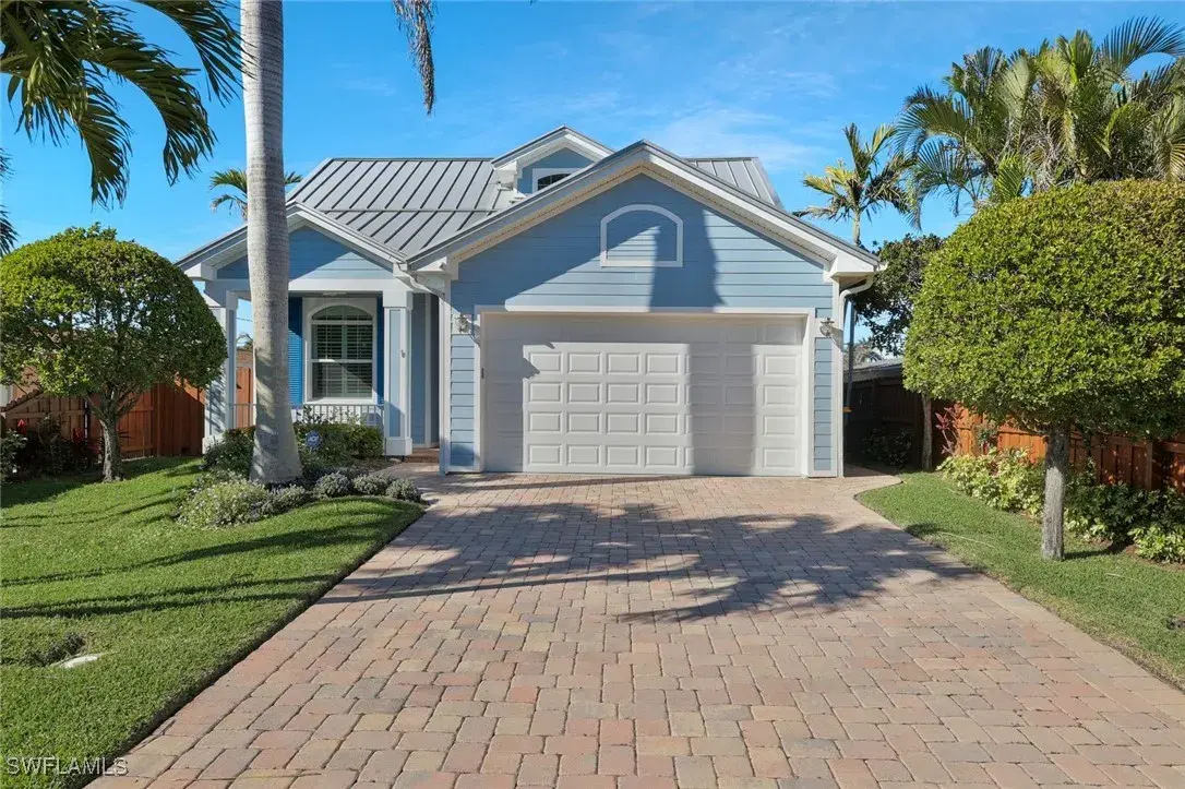 Picture of 583 91St Ave N, Naples, FL 34108