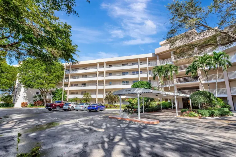 Picture of 3800 W Oaks Clubhouse Dr 402, Pompano Beach FL 33069