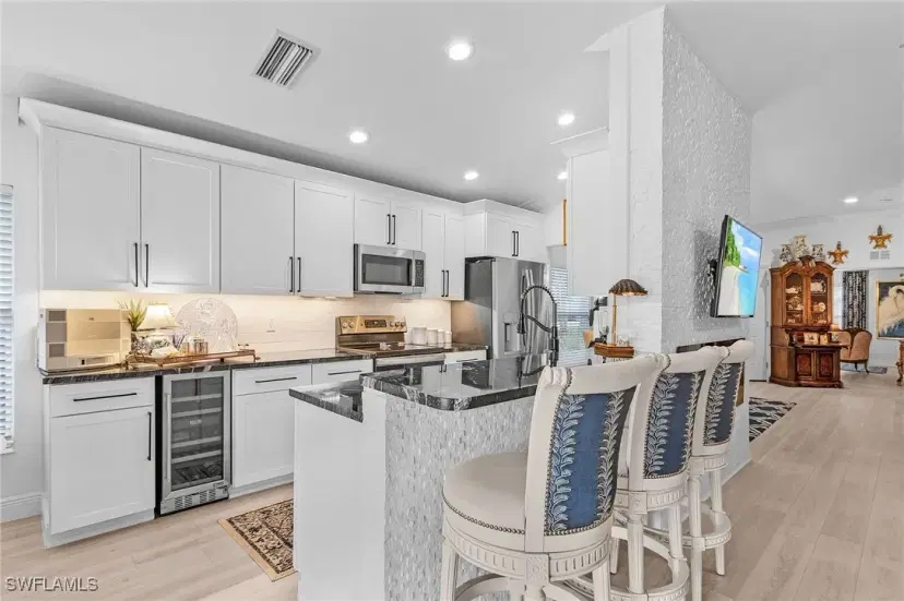 Picture of 9544 Hemingway Ln, Fort Myers FL 33913