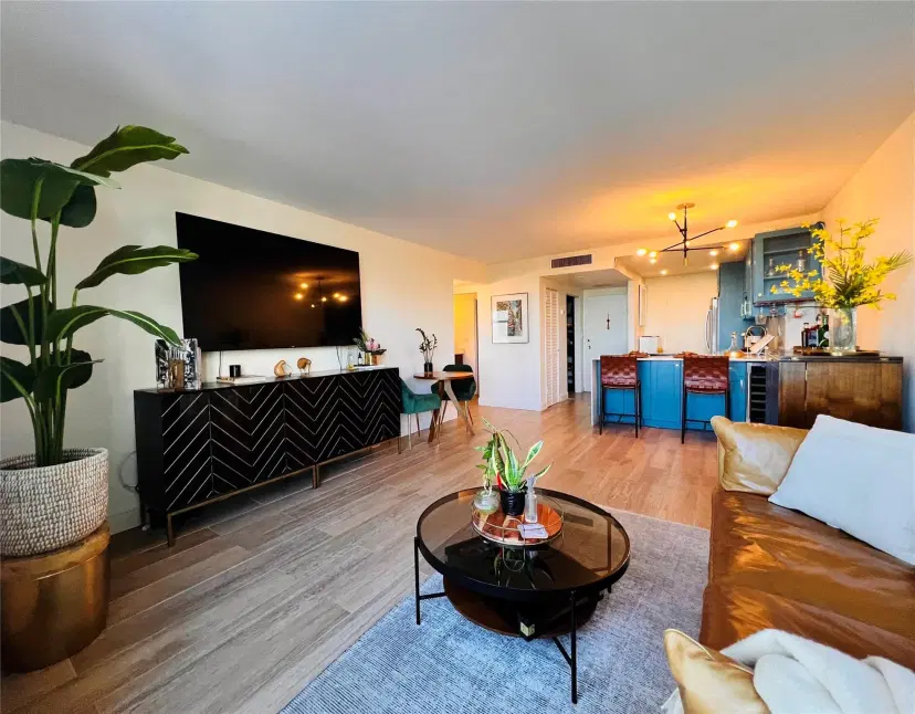 Picture of 2899 Collins Ave 605, Miami Beach FL 33140