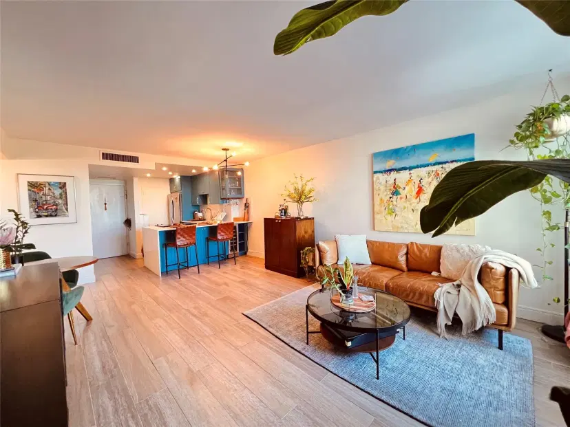 Picture of 2899 Collins Ave 605, Miami Beach FL 33140