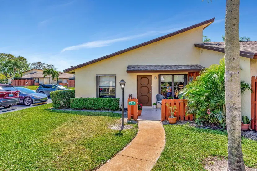 Picture of 7917 SE Villa Circle, Hobe Sound FL 33455