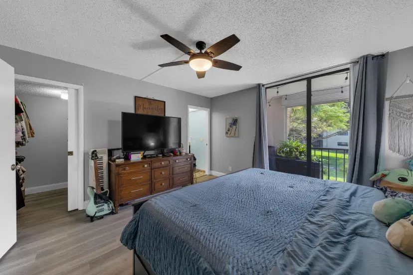Picture of 5160 Las Verdes Circle 201, Delray Beach FL 33484