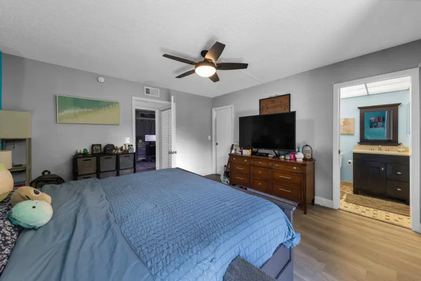 Picture of 5160 Las Verdes Circle 201, Delray Beach FL 33484