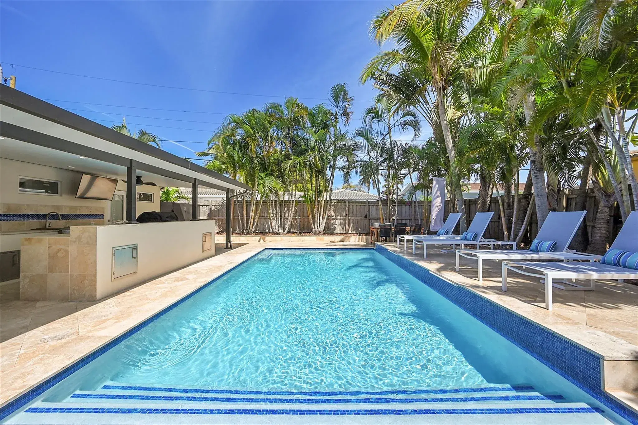 Picture of 245 Algiers Ave, Lauderdale By The Sea, FL 33308