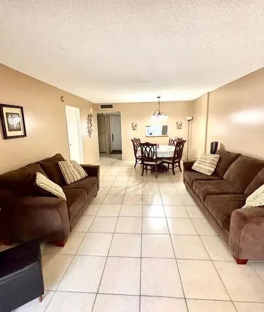 Picture of 2649 NW 48Th Ter 433, Lauderdale Lakes FL 33313