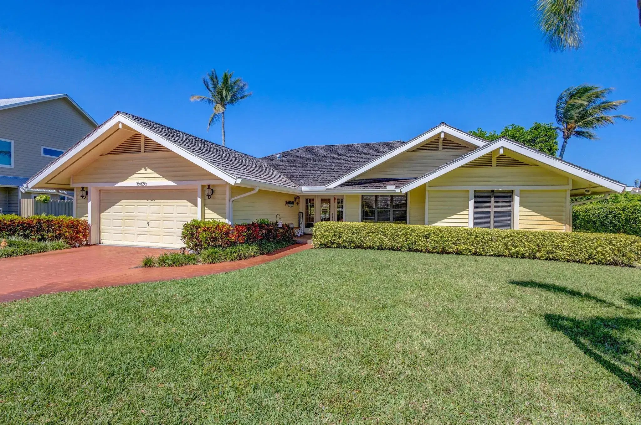 Picture of 10420 SE Jupiter Narrows Drive, Hobe Sound, FL 33455
